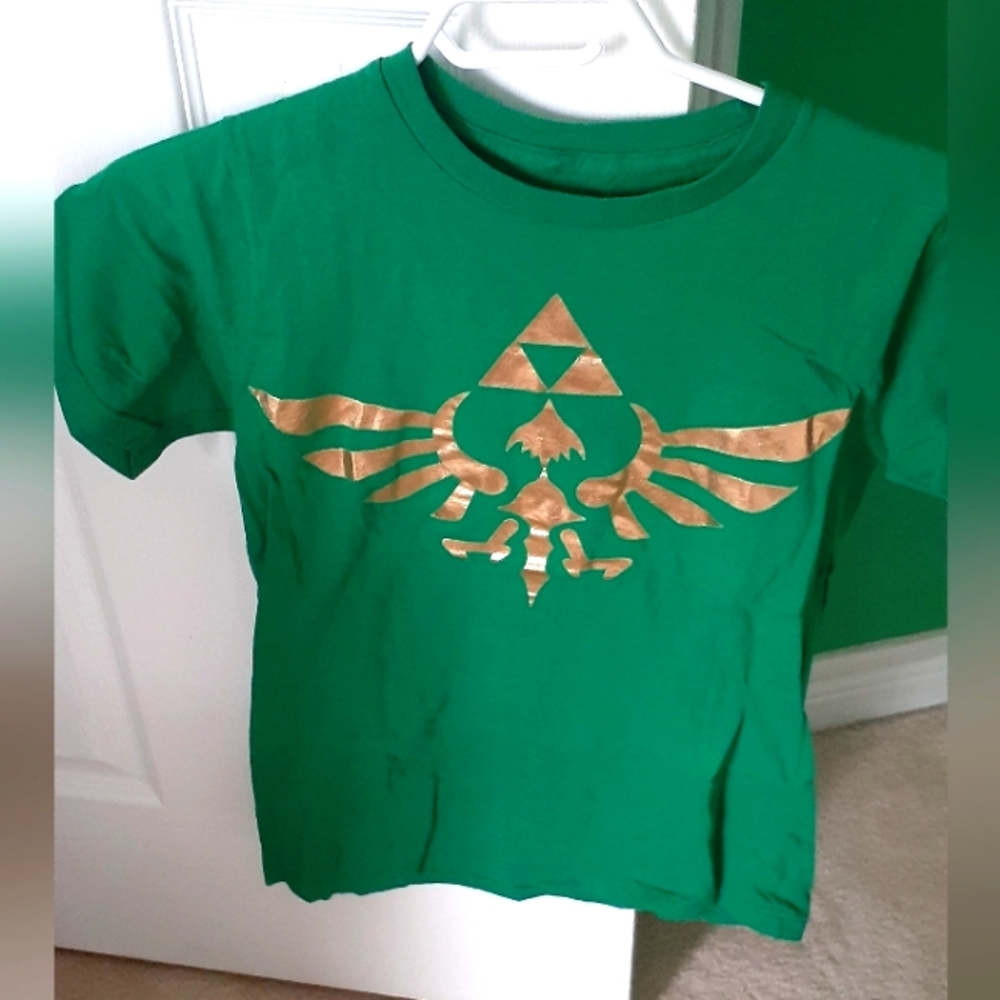Hot Topic Legend of Zelda graphic tee
